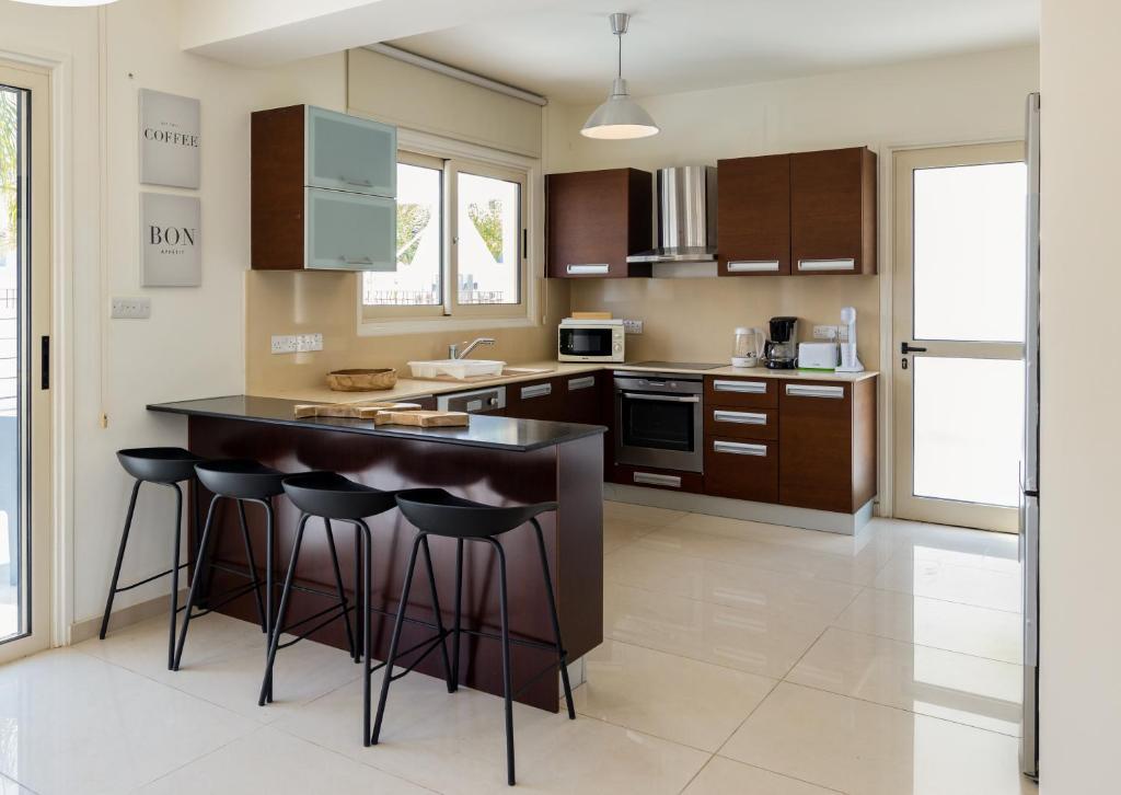 Протарас: Athena Beach Villa