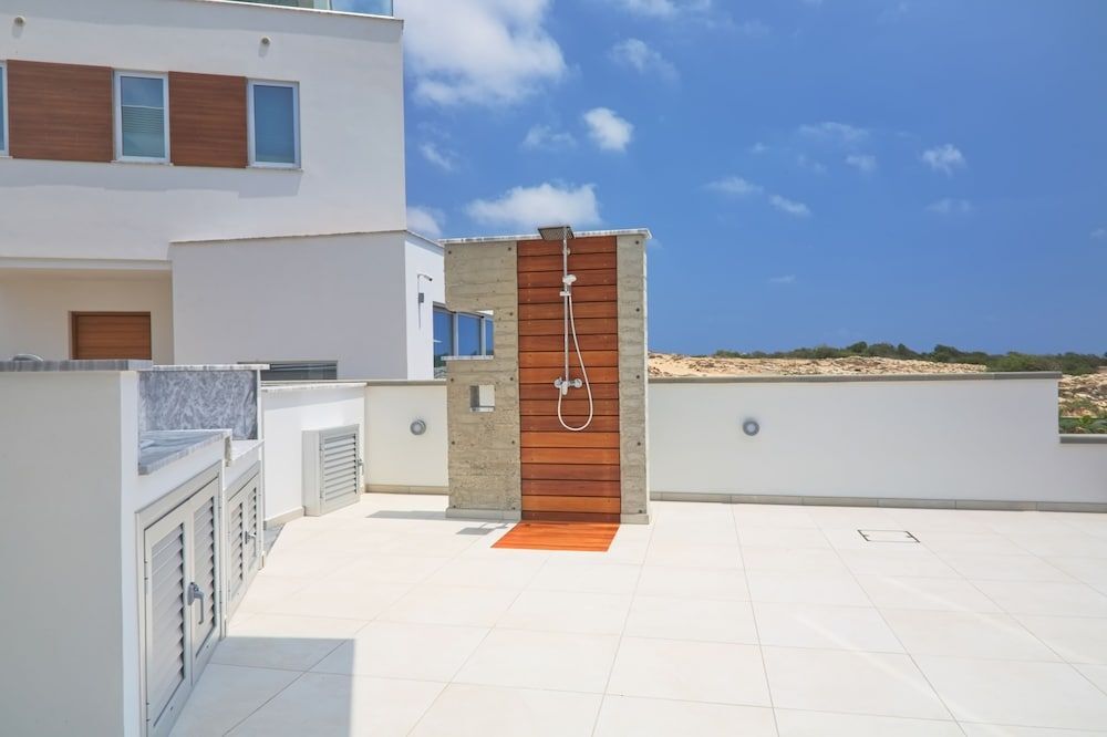 Sea Pearl Beachfront Villas — фото 1