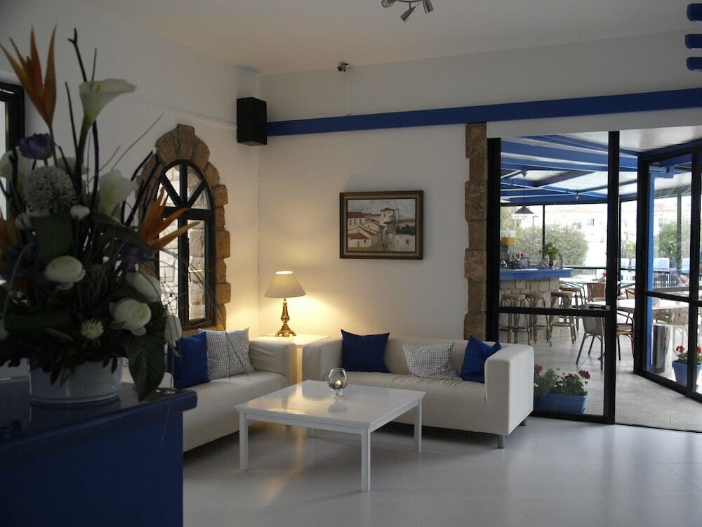 Пафос: Hilltop Gardens Apartments Paphos