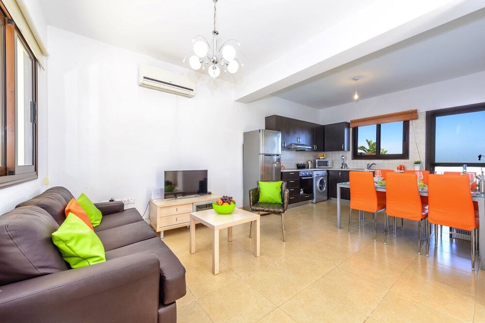 Паралимни: Malama Seaview Villa 1