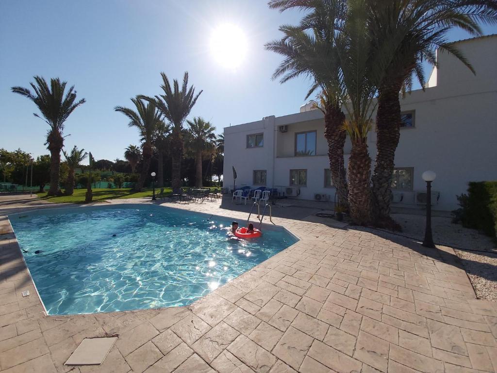 Полис Хрисохус: Argaka Palm Tree Apts
