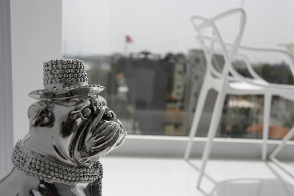 Лимассол: The White Pearl Suite - beach front city centre with sea view.