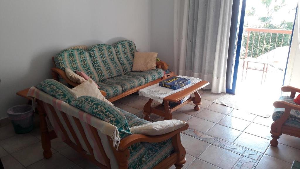 Перволия: Rita SeaView Apartment