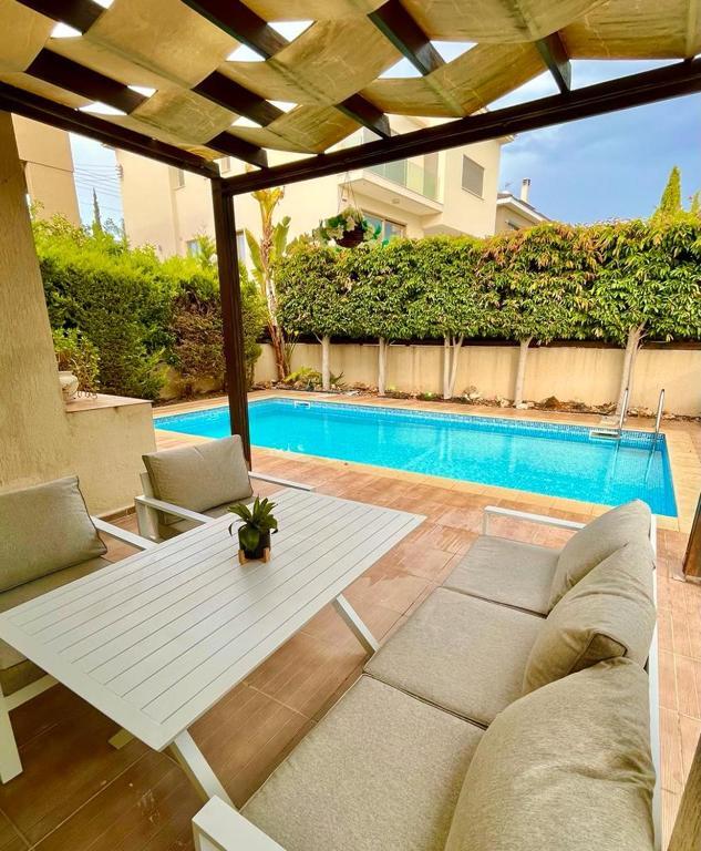 Айос-Атанасиос: El Soleo Luxury Villa