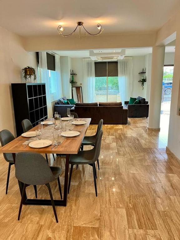 Айос-Атанасиос: El Soleo Luxury Villa