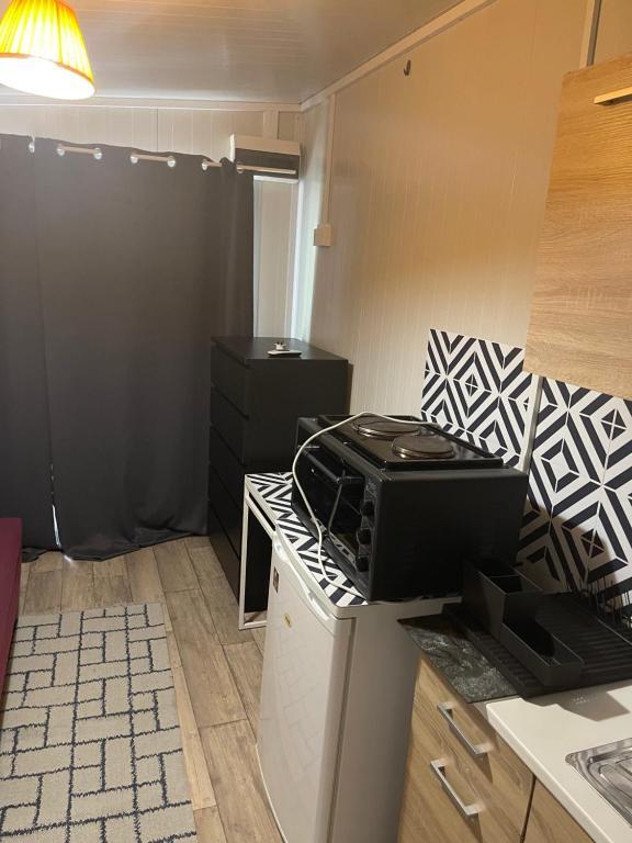 Лимассол: cozy studio in town center