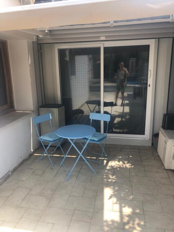 Лимассол: cozy studio in town center