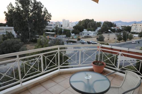 Агиа-Варвара: European Uni Apartment