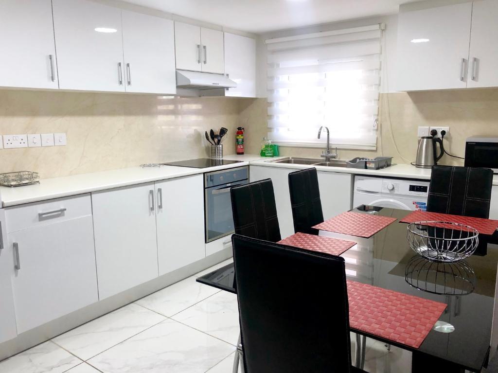 Гермасойя: Seafront - 2 Bedroom Modern