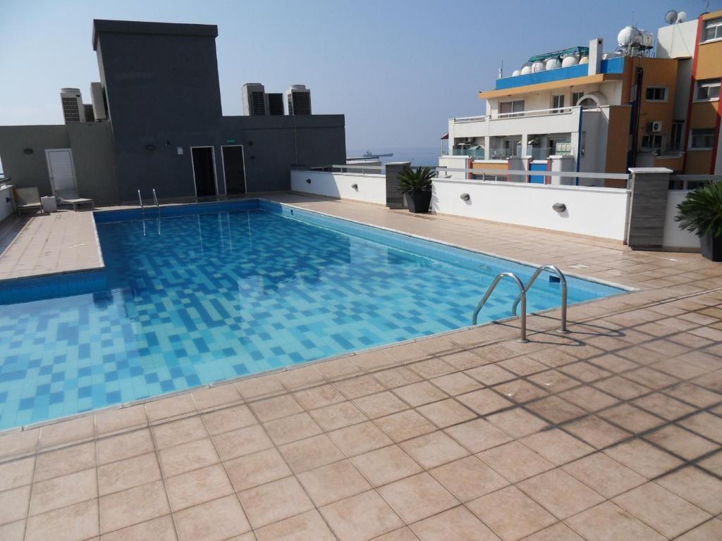 Лимассол: Eden Beach Apartment 611