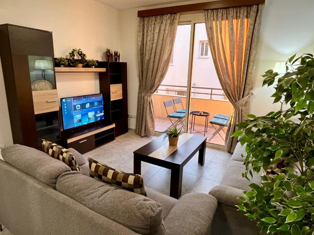Лимассол: Palmyra-Comfortable Cozy/City Apartment.