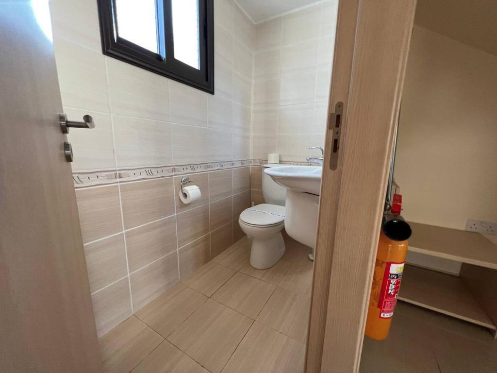 Паралимни: Kapparis Town House