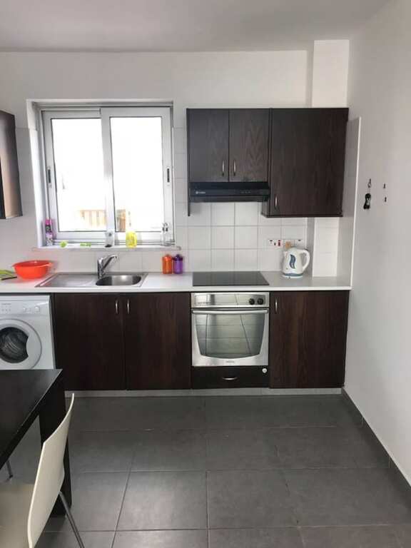Героскипу: Purple Apple Apartments