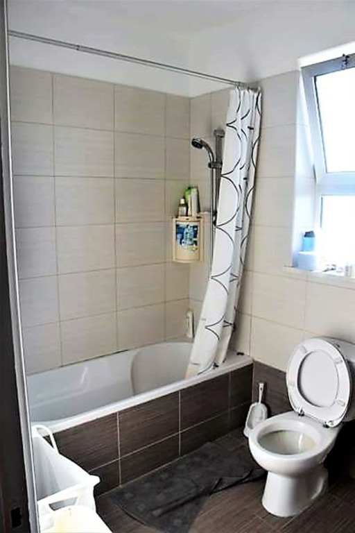Героскипу: Purple Apple Apartments