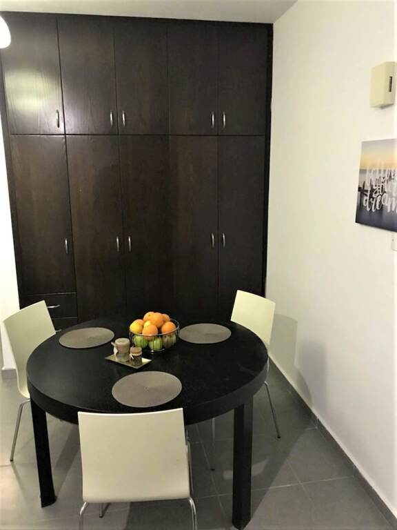 Героскипу: Purple Apple Apartments