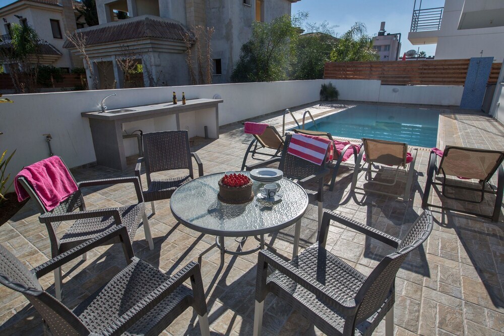 Паралимни: Cyprus Villa Pearl 15 Gold