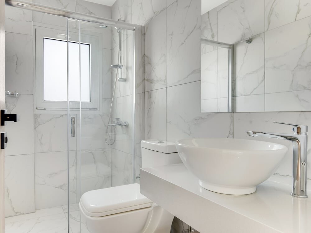 "sanders Crystal - Charming  1-bdr. Apt. w/ Balcony" — фото 4