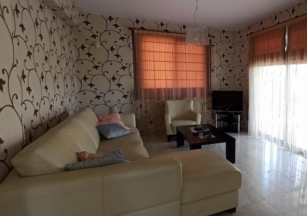 Полис Хрисохус: Villa Serenity - 3 Bedroom Beach Villa with private Swimming Pool