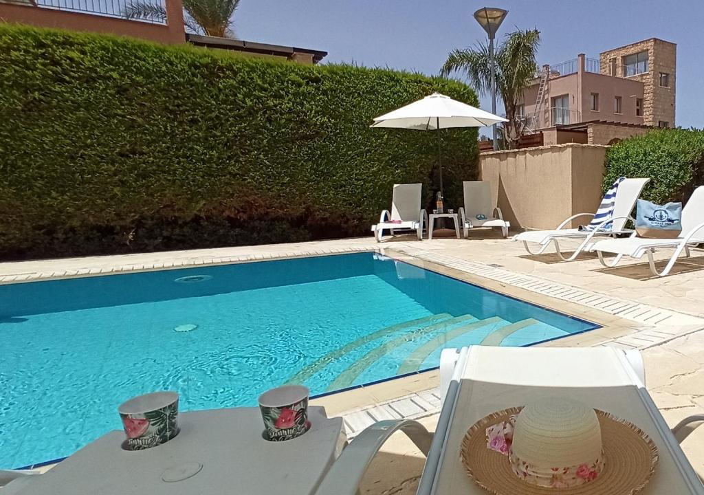 Полис Хрисохус: Villa Serenity - 3 Bedroom Beach Villa with private Swimming Pool