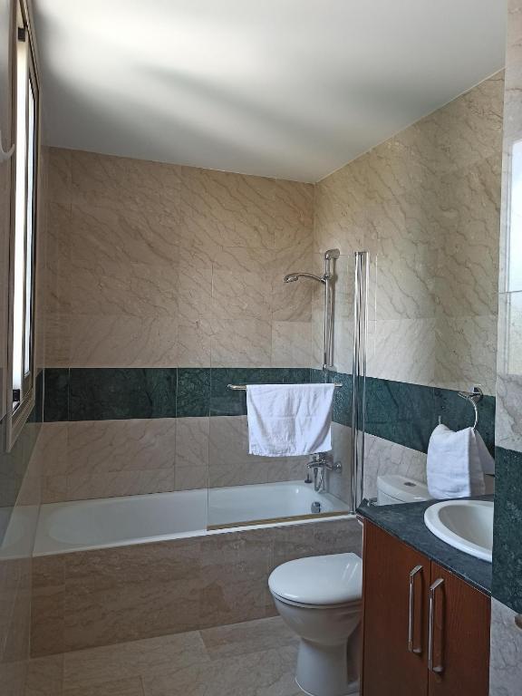 Villa Serenity - 3 Bedroom Beach Villa with private Swimming Pool — фото 5