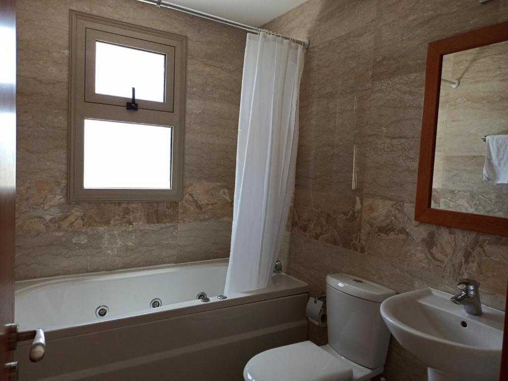 Полис Хрисохус: Villa Liberty - 4 Bedroom Beach Villa with private Swimming Pool