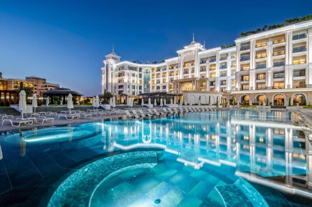 Алсанджак: Merit Royal Diamond Hotel & SPA