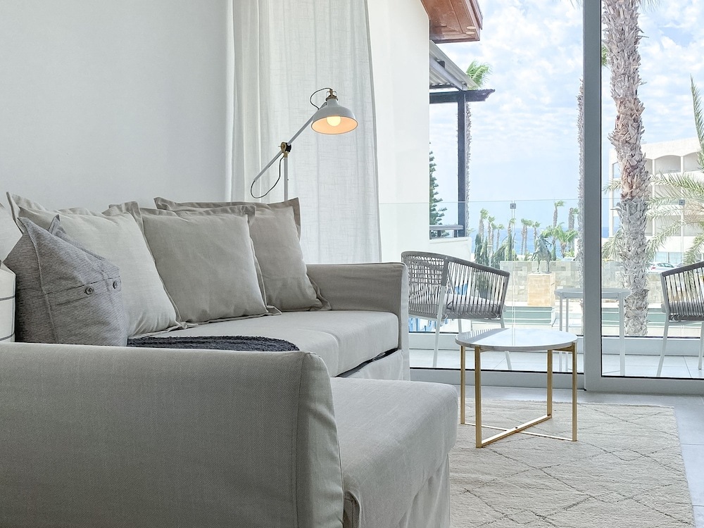 Пафос: Phaedrus Living Seaside Modern Flat Limnaria 134