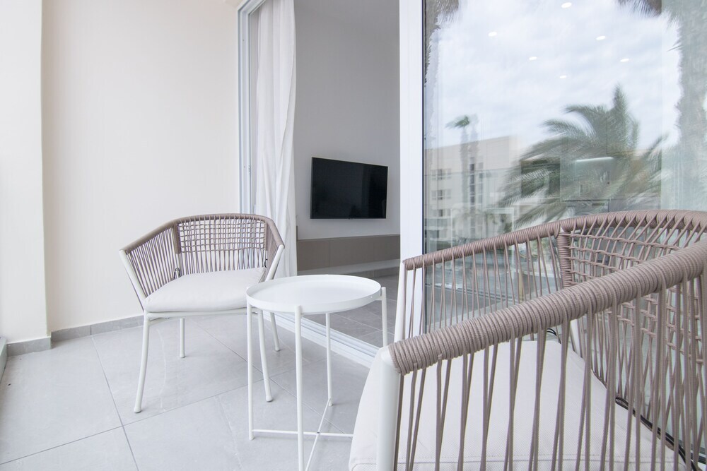 Phaedrus Living Seaside Modern Flat Limnaria 134 — фото 5