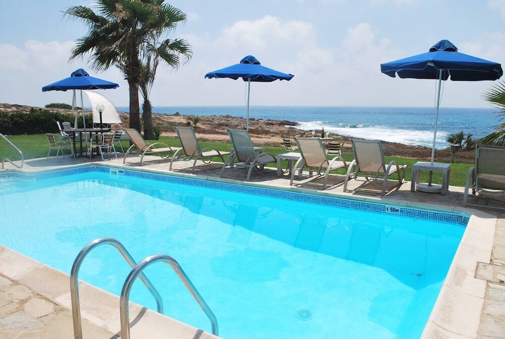 Киссонерга: Sea Front Villa With Private Heated Pool, Quiet Area Paphos 322