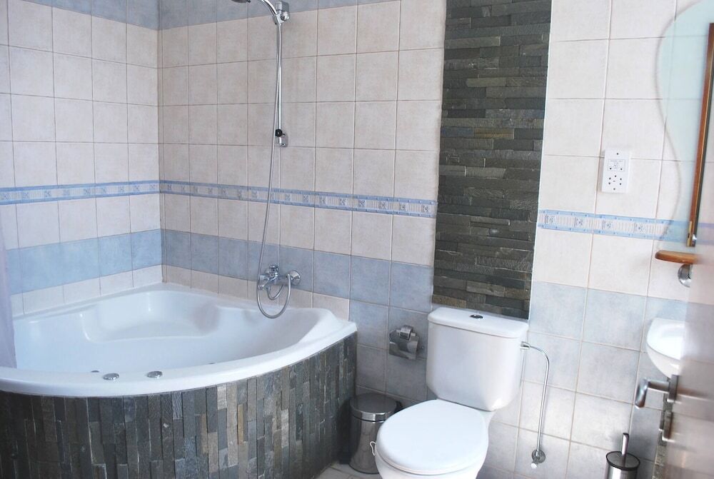 Киссонерга: Sea Front Villa With Private Heated Pool, Quiet Area Paphos 322