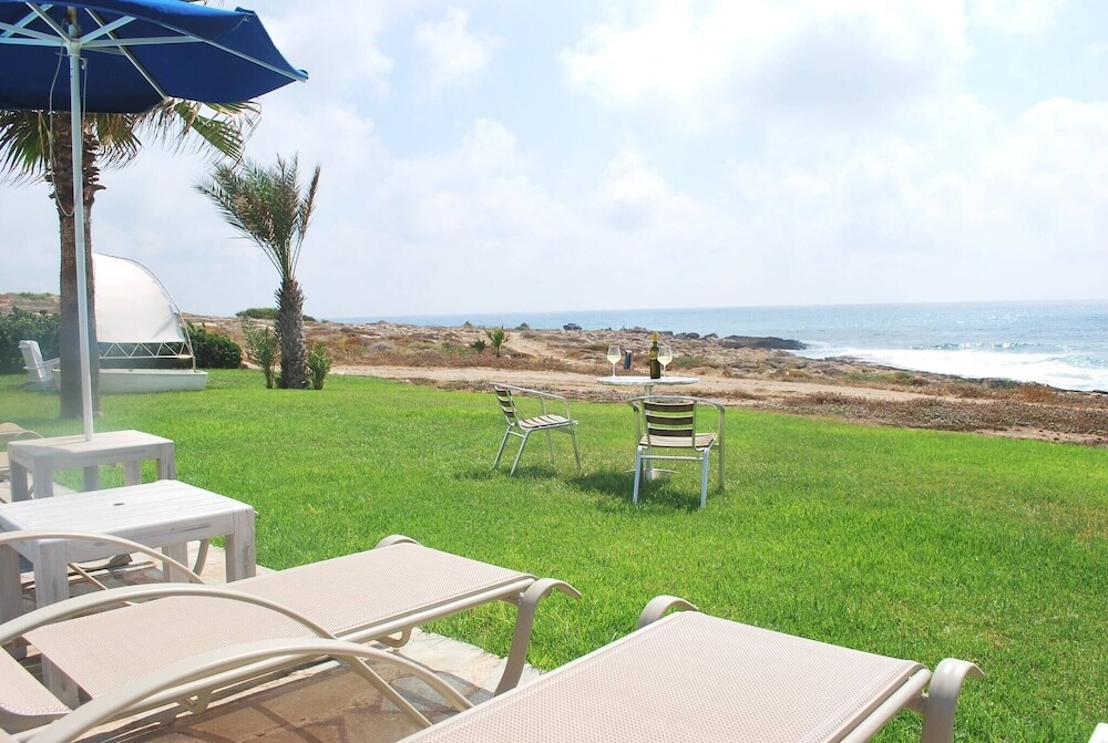 Киссонерга: Sea Front Villa, Heated Private Pool, Amazing Location Paphos 323