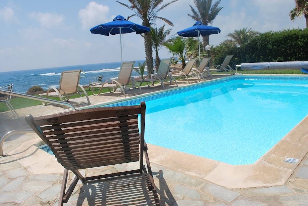 Киссонерга: Sea Front Villa, Heated Private Pool, Amazing Location Paphos 323