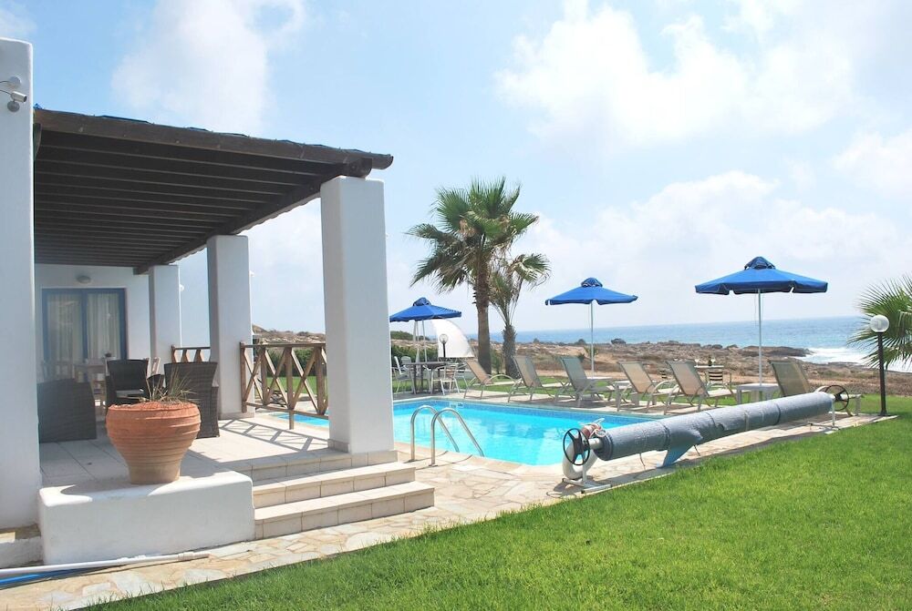 Киссонерга: Sea Front Villa, Heated Private Pool, Amazing Location Paphos 323