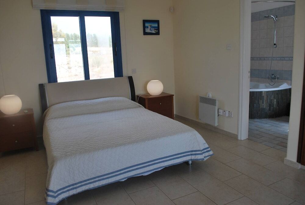 Киссонерга: Sea Front Villa, Heated Private Pool, Amazing Location Paphos 323