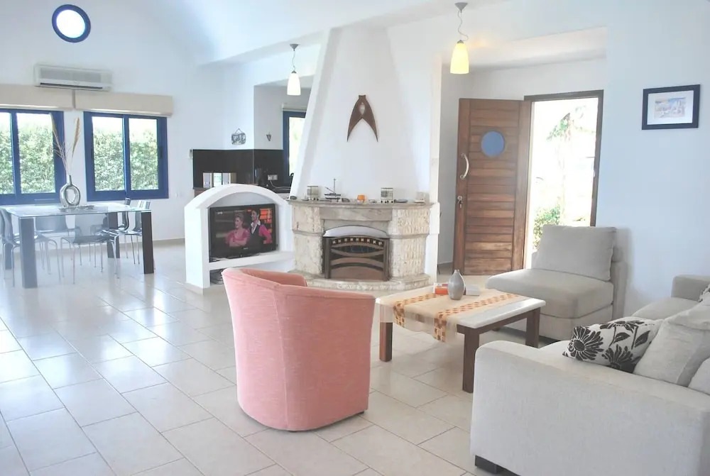 Киссонерга: Sea Front Villa, Heated Private Pool, Amazing Location Paphos 323