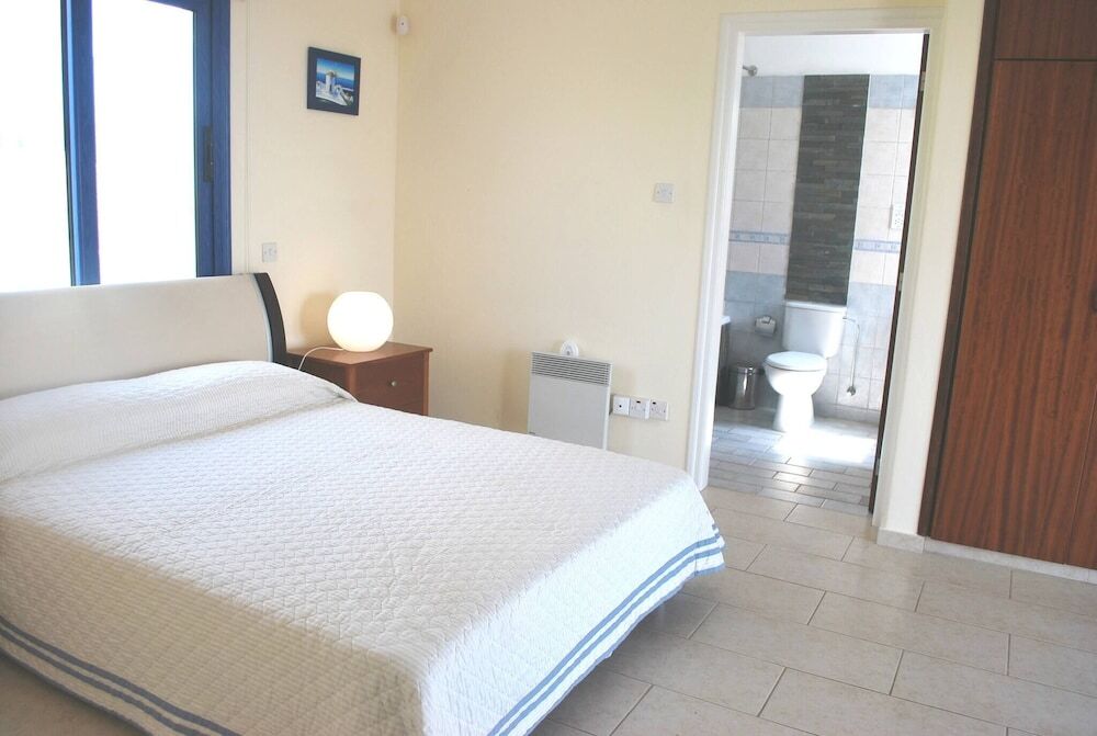 Киссонерга: Sea Front Villa, Heated Private Pool, Amazing Location Paphos 323