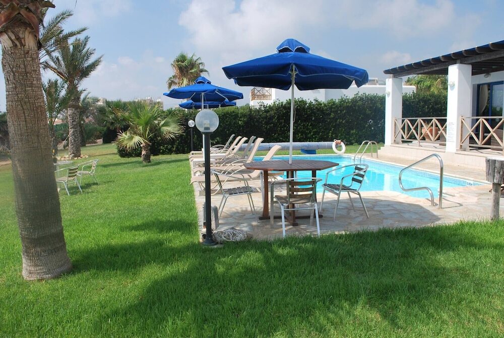 Киссонерга: Sea Front Villa, Heated Private Pool, Amazing Location Paphos 323