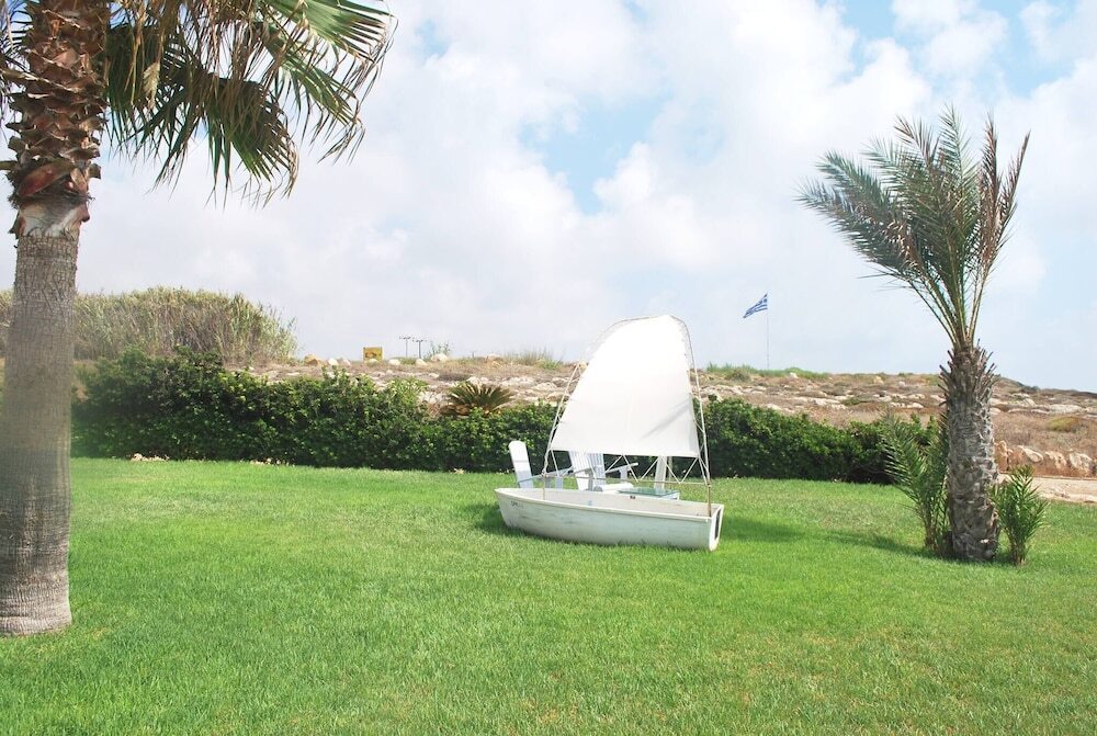 Киссонерга: Sea Front Villa, Heated Private Pool, Amazing Location Paphos 323
