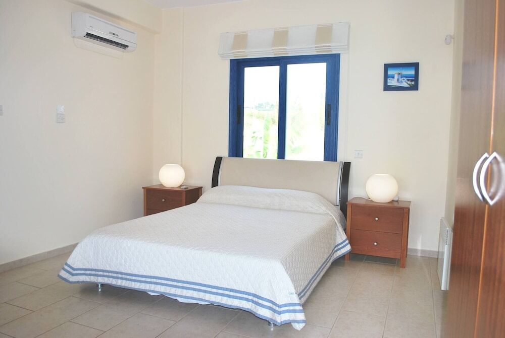 Киссонерга: Sea Front Villa, Heated Private Pool, Amazing Location Paphos 323