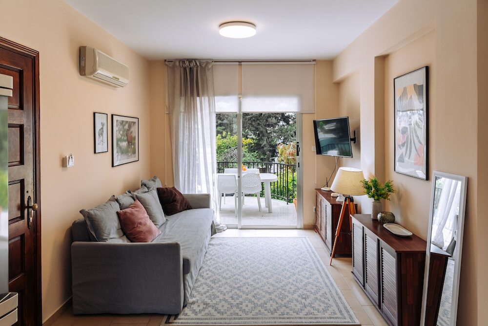 Пафос: Procy-105 Apartment in Center Ideal for Short and Long Rent