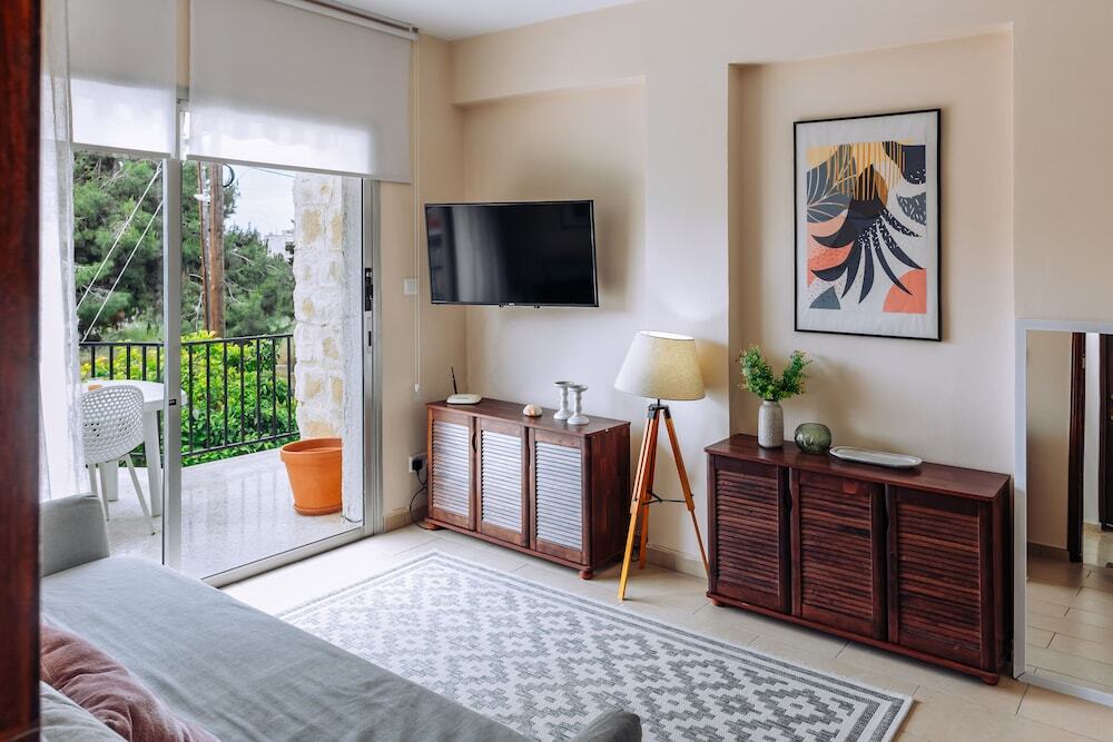 Пафос: Procy-105 Apartment in Center Ideal for Short and Long Rent