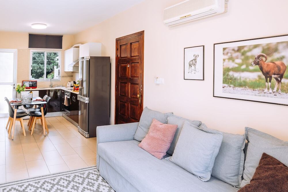 Пафос: Procy-105 Apartment in Center Ideal for Short and Long Rent