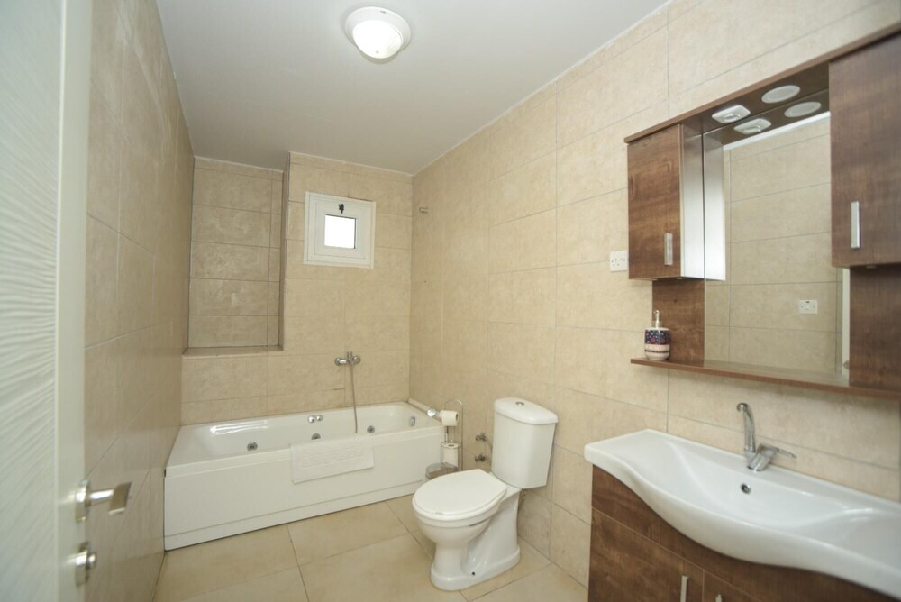 Озанкей: Cozy Home w Fireplace 10 min to Sea in Kyrenia