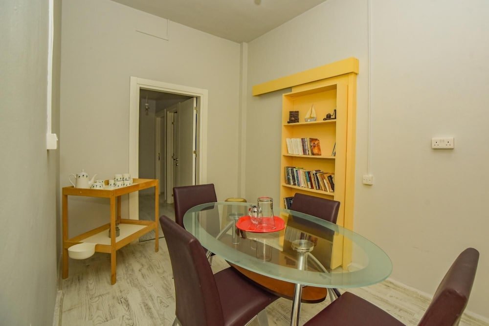 Озанкей: Cozy Home w Fireplace 10 min to Sea in Kyrenia