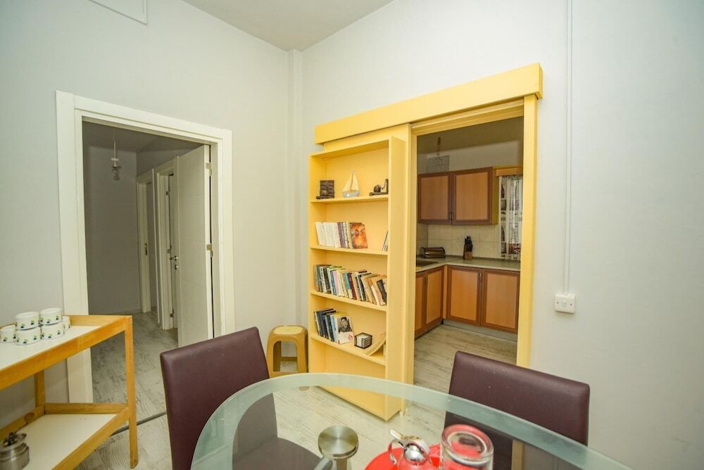 Озанкей: Cozy Home w Fireplace 10 min to Sea in Kyrenia