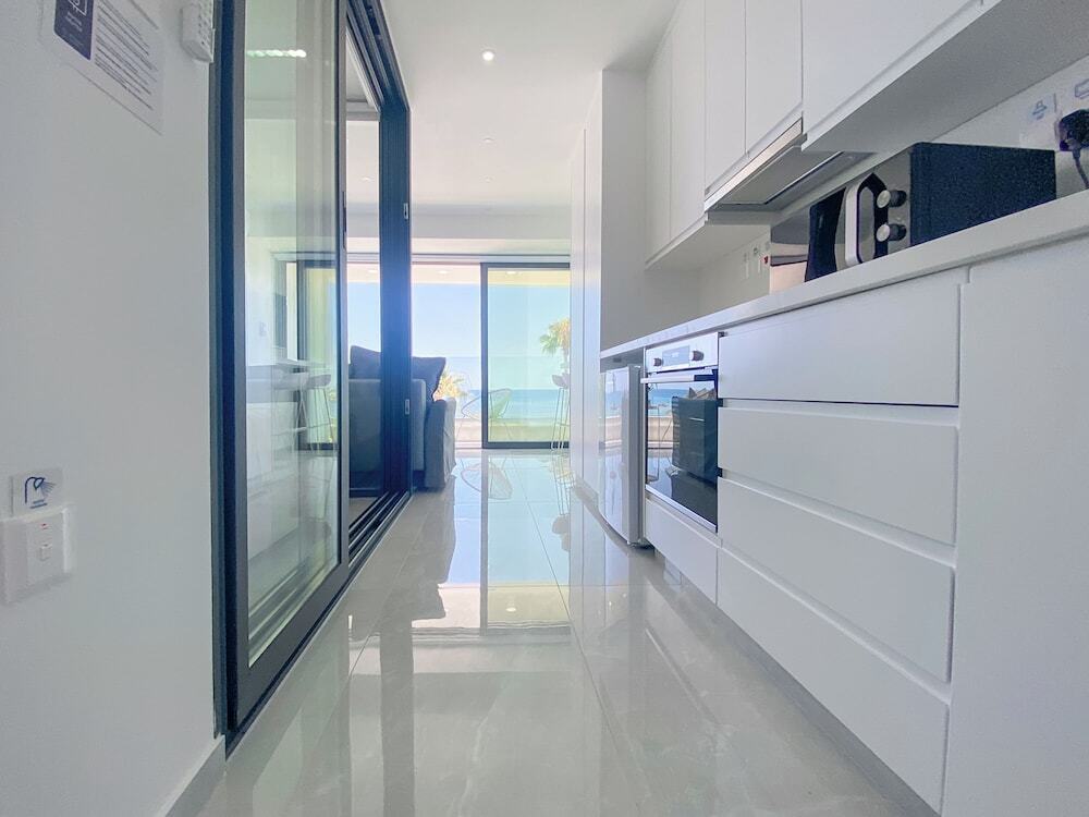 Пафос: Phaedrus Living Marina Sea  214 Emerald