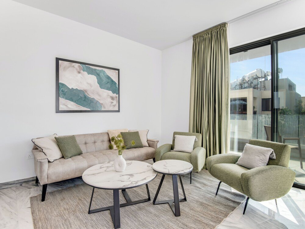 Пафос: Sanders Olive - Chic 1-bdr Apt With Shared Pool