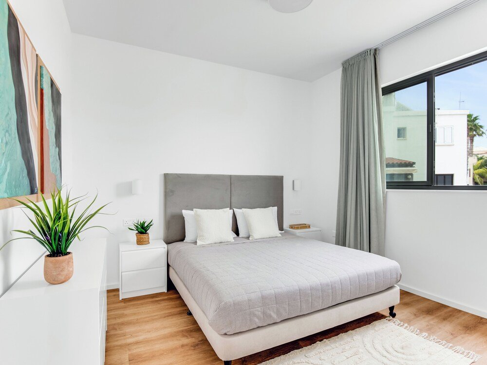 Пафос: Sanders Olive - Chic 1-bdr Apt With Shared Pool