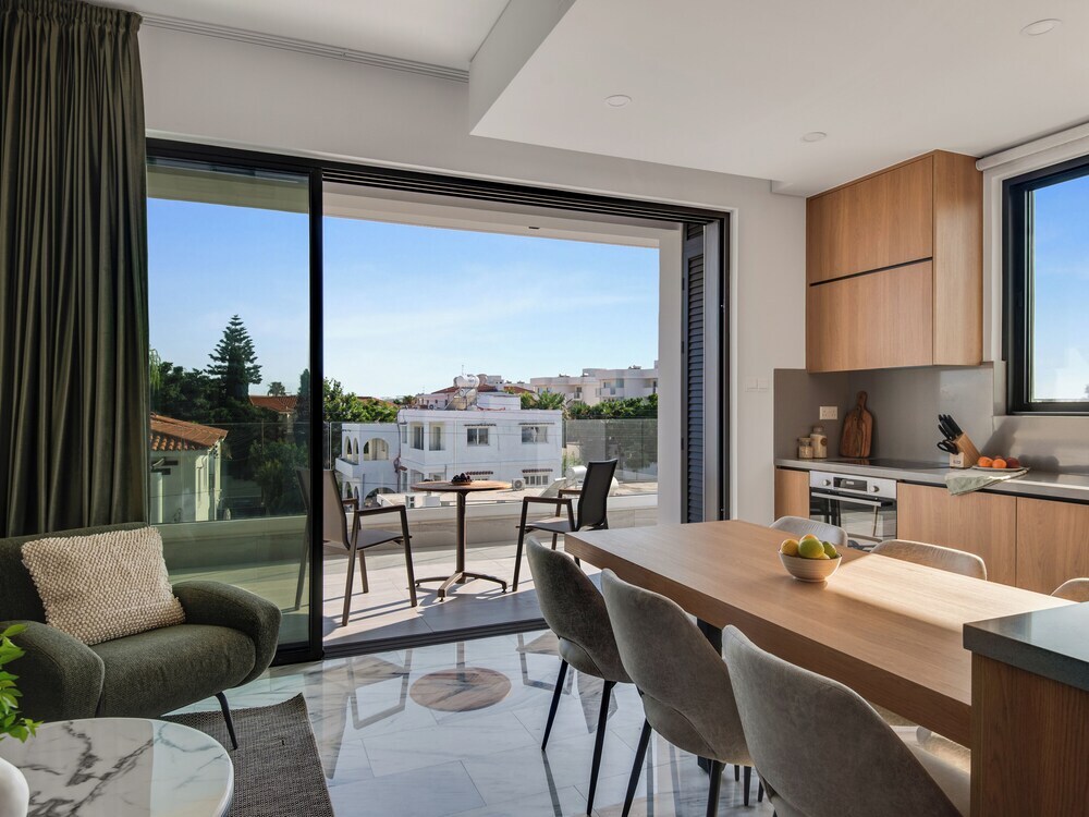 Пафос: Sanders Olive - Cozy 1-bdr Apt With Shared Pool