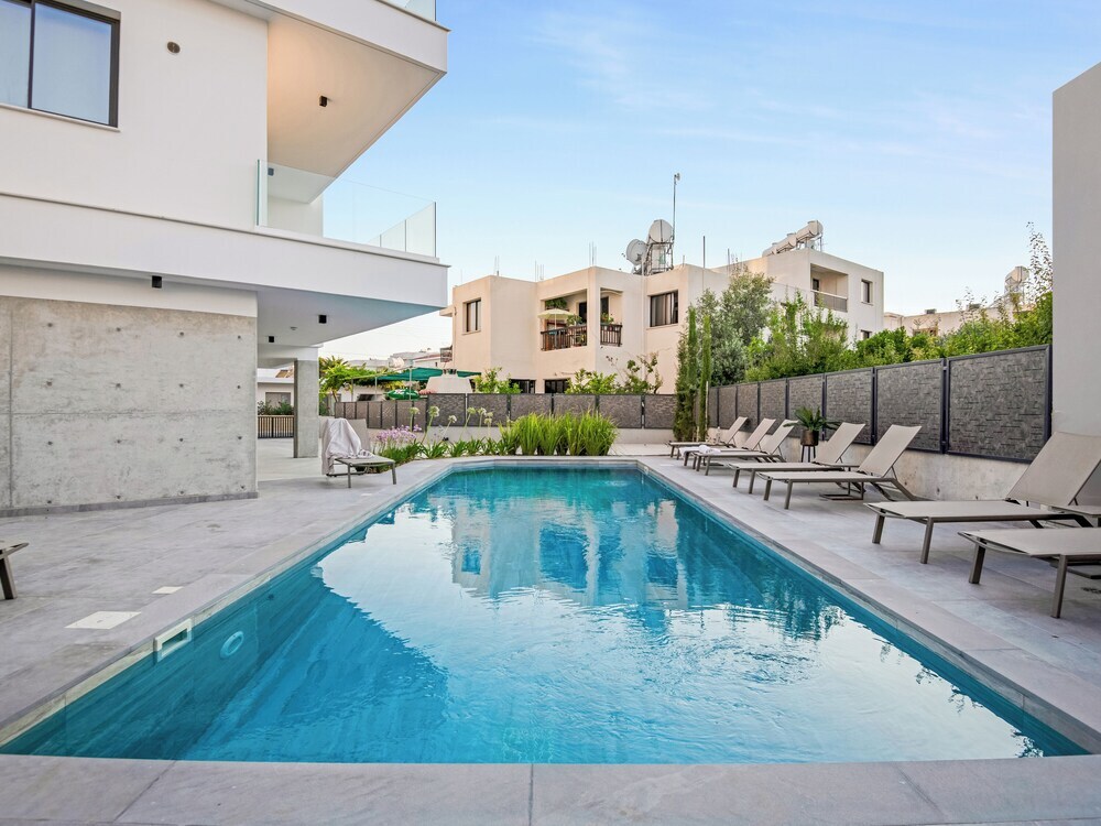 Пафос: Sanders Olive - Cozy 1-bdr Apt With Shared Pool